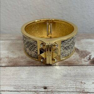 Stella & Dot Gold and Cream Snakeskin Textured Bracelet